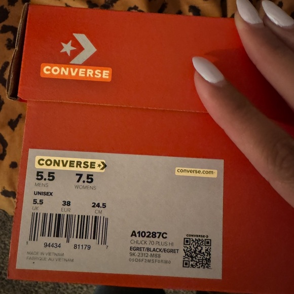 Converse chuck 70 pearl embellished platform sneaker 7.5 NIB - Picture 2 of 3